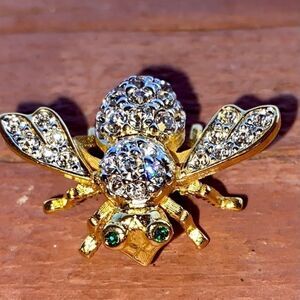 JOAN Rivers Rhinestone Bumblebee Brooch 🐝